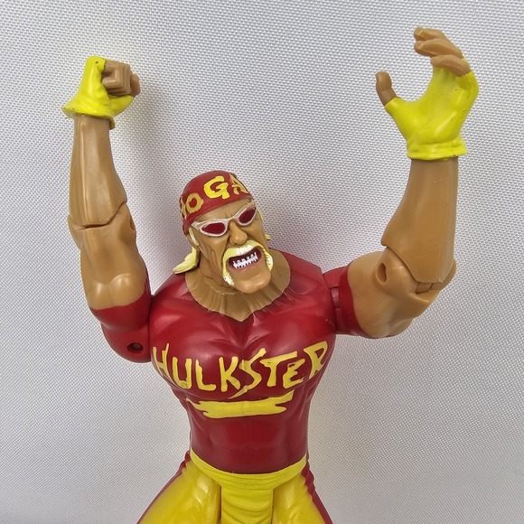Vintage WCW Hulk Hogan "Hulkster" Wrestling Action Figure by Marvel Ent. 2000 - Picture 2 of 9